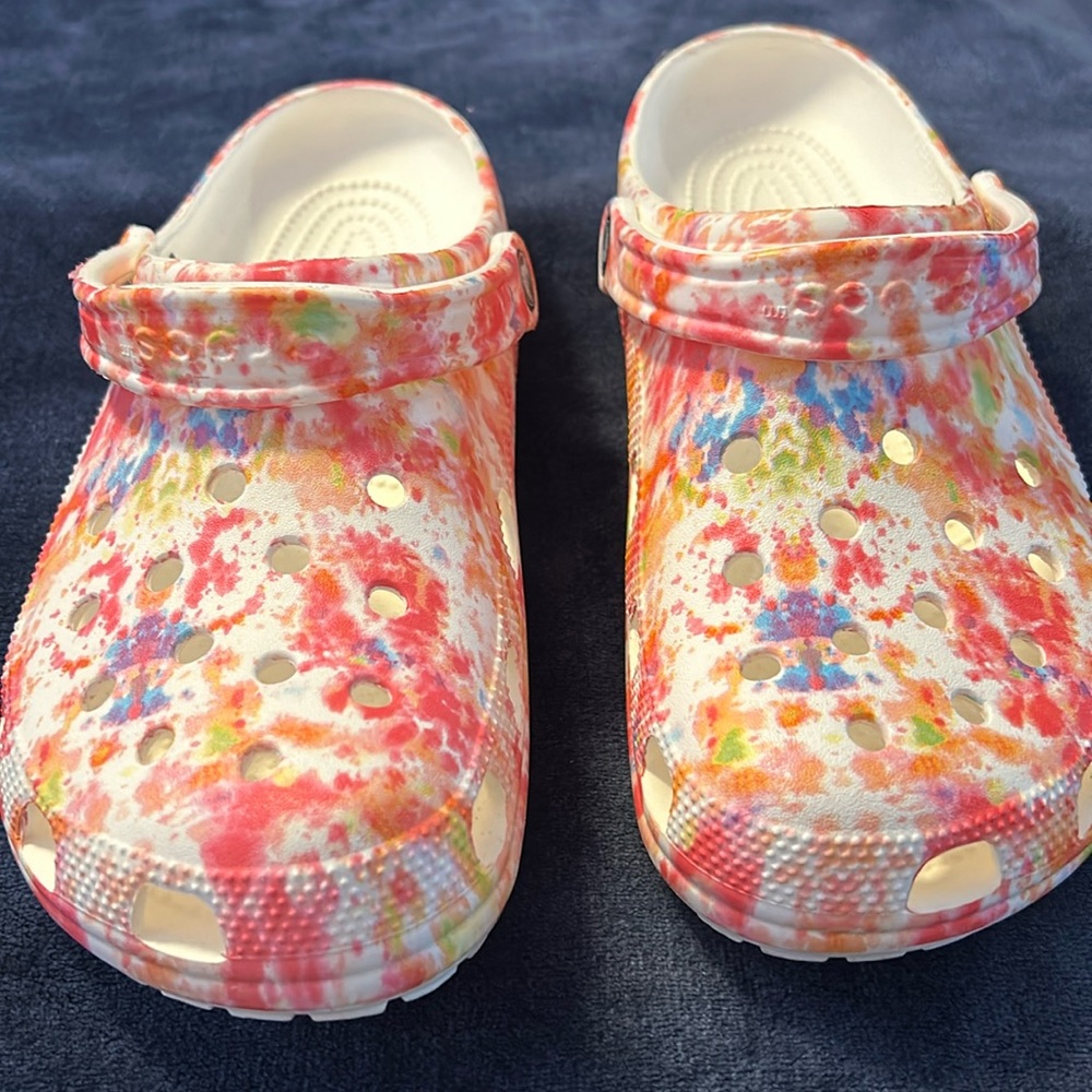 Crocs Unisex M10 W12 Classic Clog Tie Dye Zing Multi  new without tag